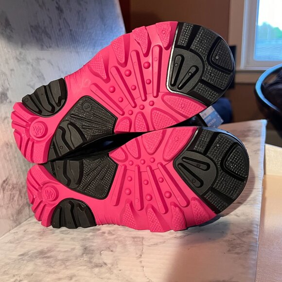 Kids Kamik Boots NWT‎ Size 7 Cozy Waterproof Warm Purple/Black - Picture 6 of 7